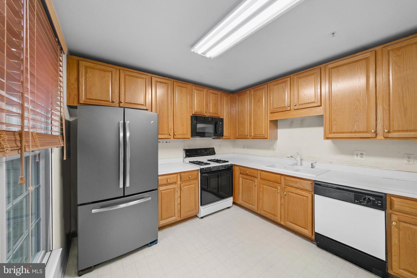 4110 VANDERBILT CT #303, FAIRFAX, Virginia 22030, 2 Bedrooms Bedrooms, 5 Rooms Rooms,2 BathroomsBathrooms,Residential,For sale,4110 VANDERBILT CT #303,VAFC2007664 MLS # VAFC2007664