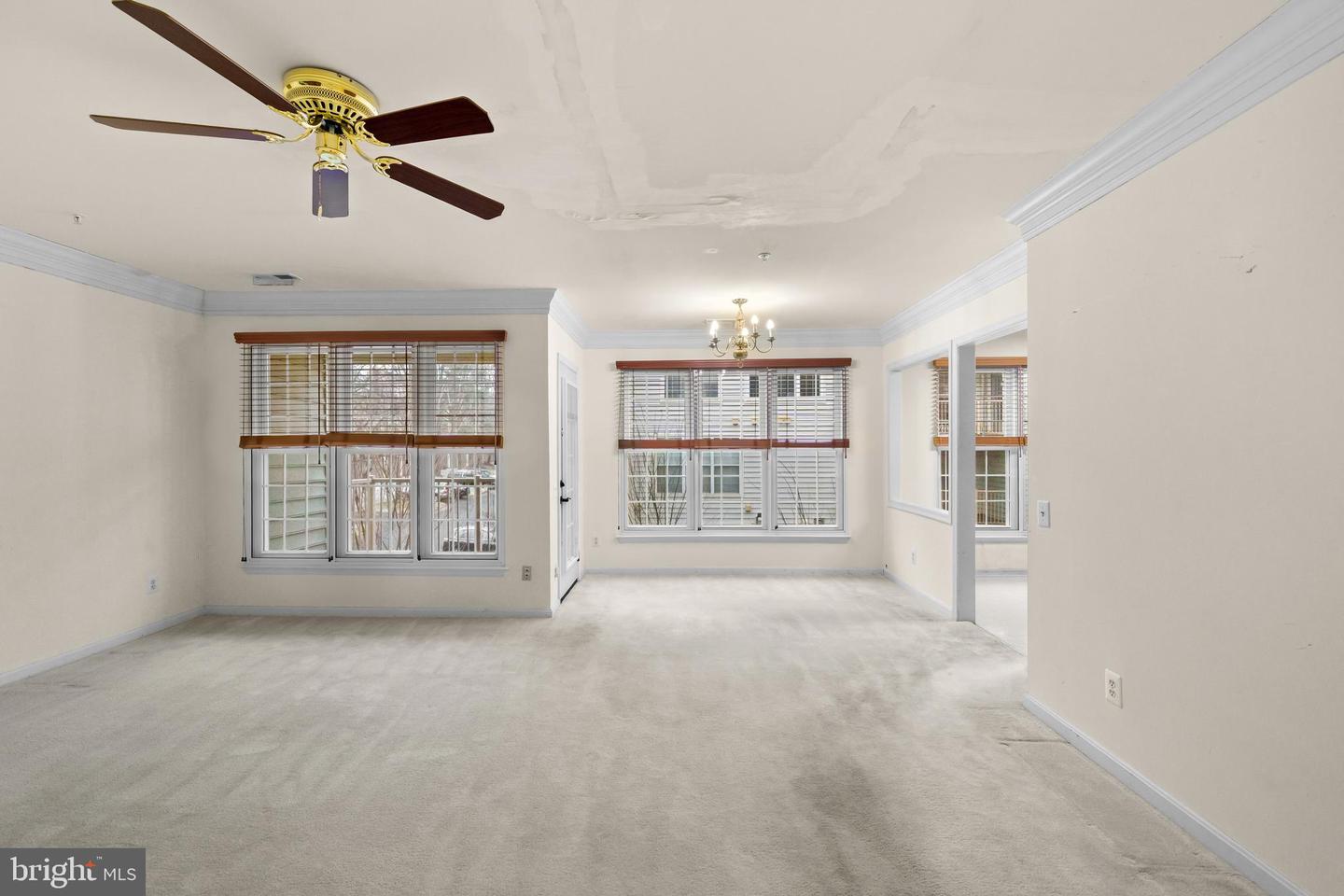 4110 VANDERBILT CT #303, FAIRFAX, Virginia 22030, 2 Bedrooms Bedrooms, 5 Rooms Rooms,2 BathroomsBathrooms,Residential,For sale,4110 VANDERBILT CT #303,VAFC2007664 MLS # VAFC2007664