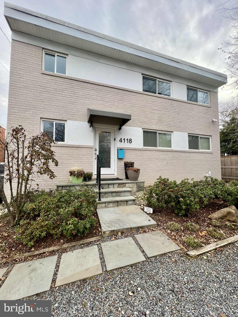 4118 18TH RD N, ARLINGTON, Virginia 22207, 5 Bedrooms Bedrooms, ,3 BathroomsBathrooms,Residential,For sale,4118 18TH RD N,VAAR2067848 MLS # VAAR2067848