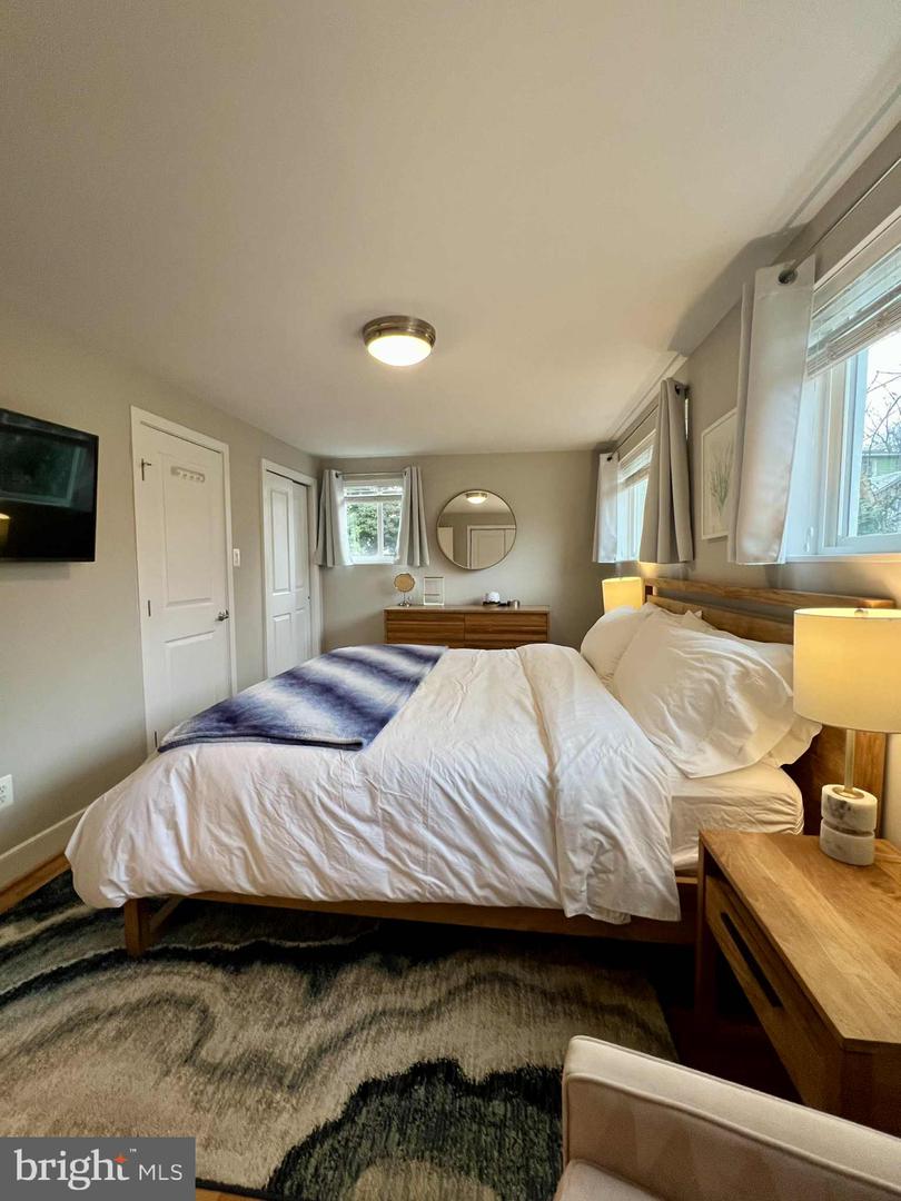 4118 18TH RD N, ARLINGTON, Virginia 22207, 5 Bedrooms Bedrooms, ,3 BathroomsBathrooms,Residential,For sale,4118 18TH RD N,VAAR2067848 MLS # VAAR2067848