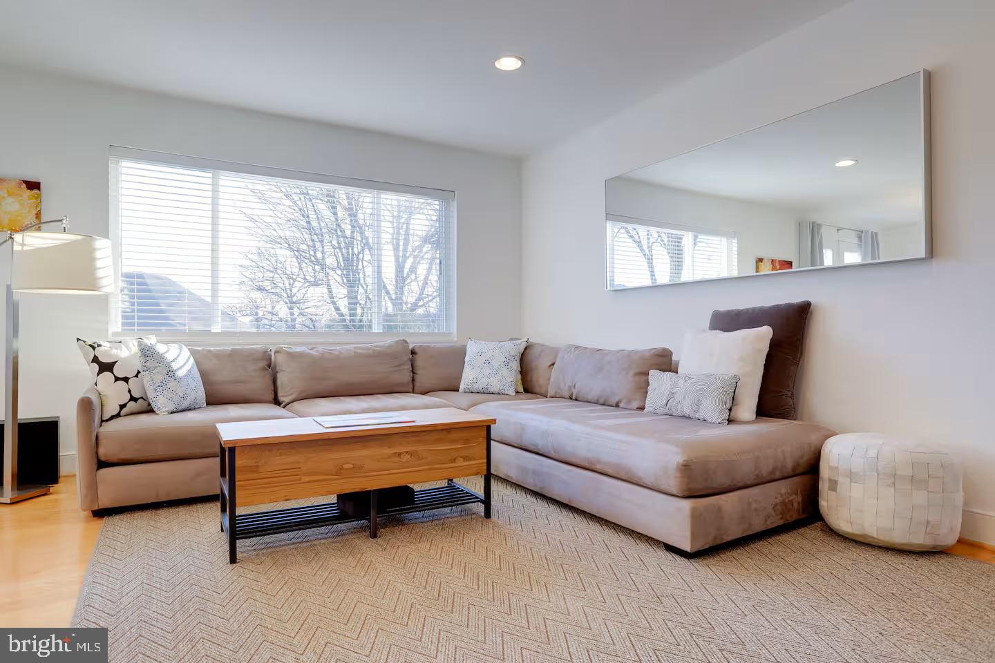 4118 18TH RD N, ARLINGTON, Virginia 22207, 5 Bedrooms Bedrooms, ,3 BathroomsBathrooms,Residential,For sale,4118 18TH RD N,VAAR2067848 MLS # VAAR2067848