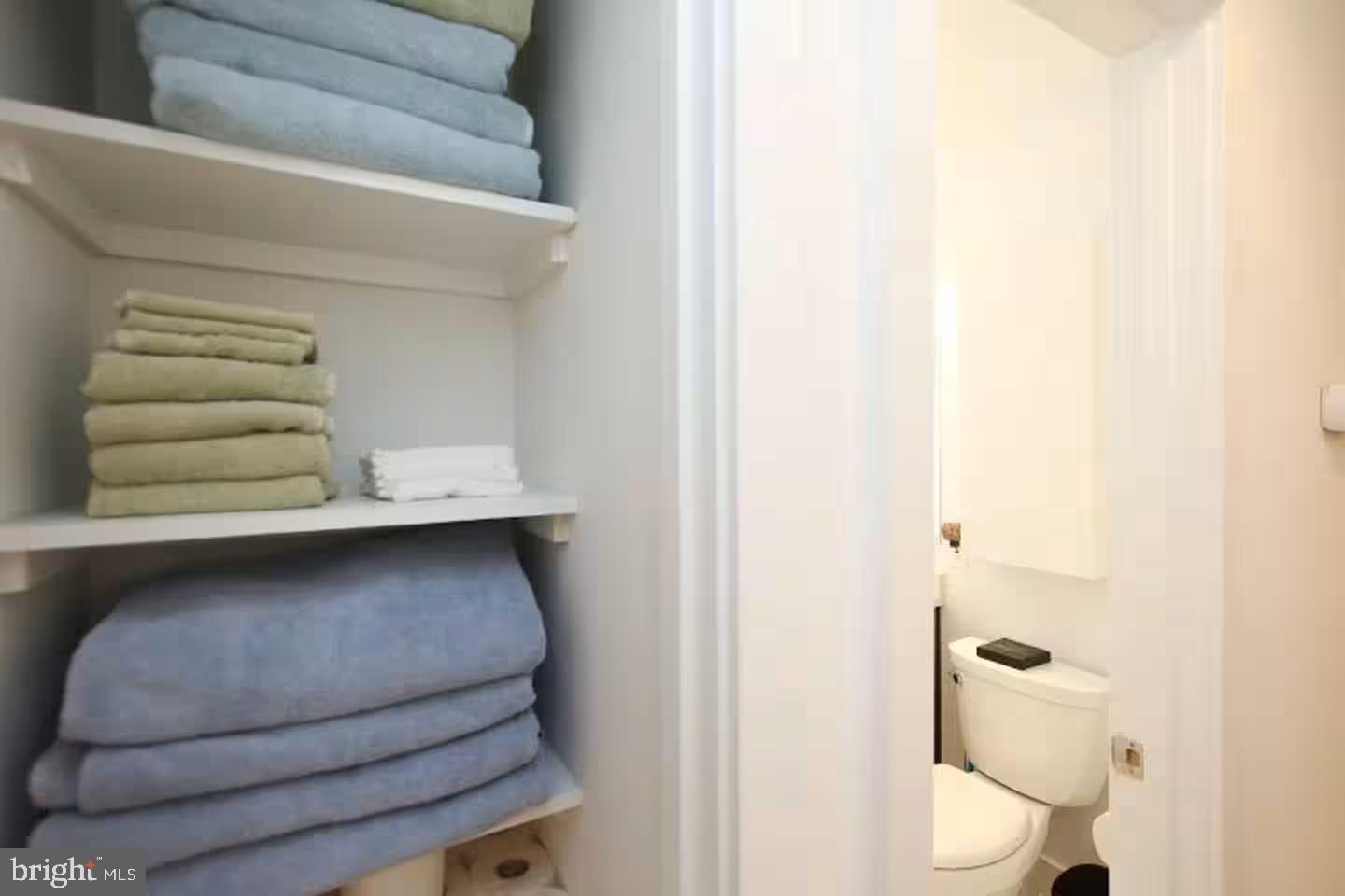 4118 18TH RD N, ARLINGTON, Virginia 22207, 5 Bedrooms Bedrooms, ,3 BathroomsBathrooms,Residential,For sale,4118 18TH RD N,VAAR2067848 MLS # VAAR2067848