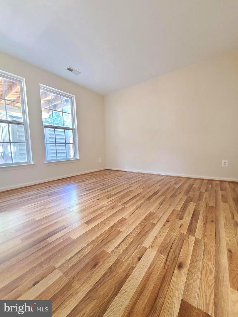 8118 HORSESHOE COTTAGE CIR, LORTON, Virginia 22079, 3 Bedrooms Bedrooms, ,2 BathroomsBathrooms,Residential,For sale,8118 HORSESHOE COTTAGE CIR,VAFX2286242 MLS # VAFX2286242