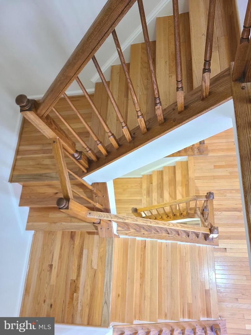 8118 HORSESHOE COTTAGE CIR, LORTON, Virginia 22079, 3 Bedrooms Bedrooms, ,2 BathroomsBathrooms,Residential,For sale,8118 HORSESHOE COTTAGE CIR,VAFX2286242 MLS # VAFX2286242