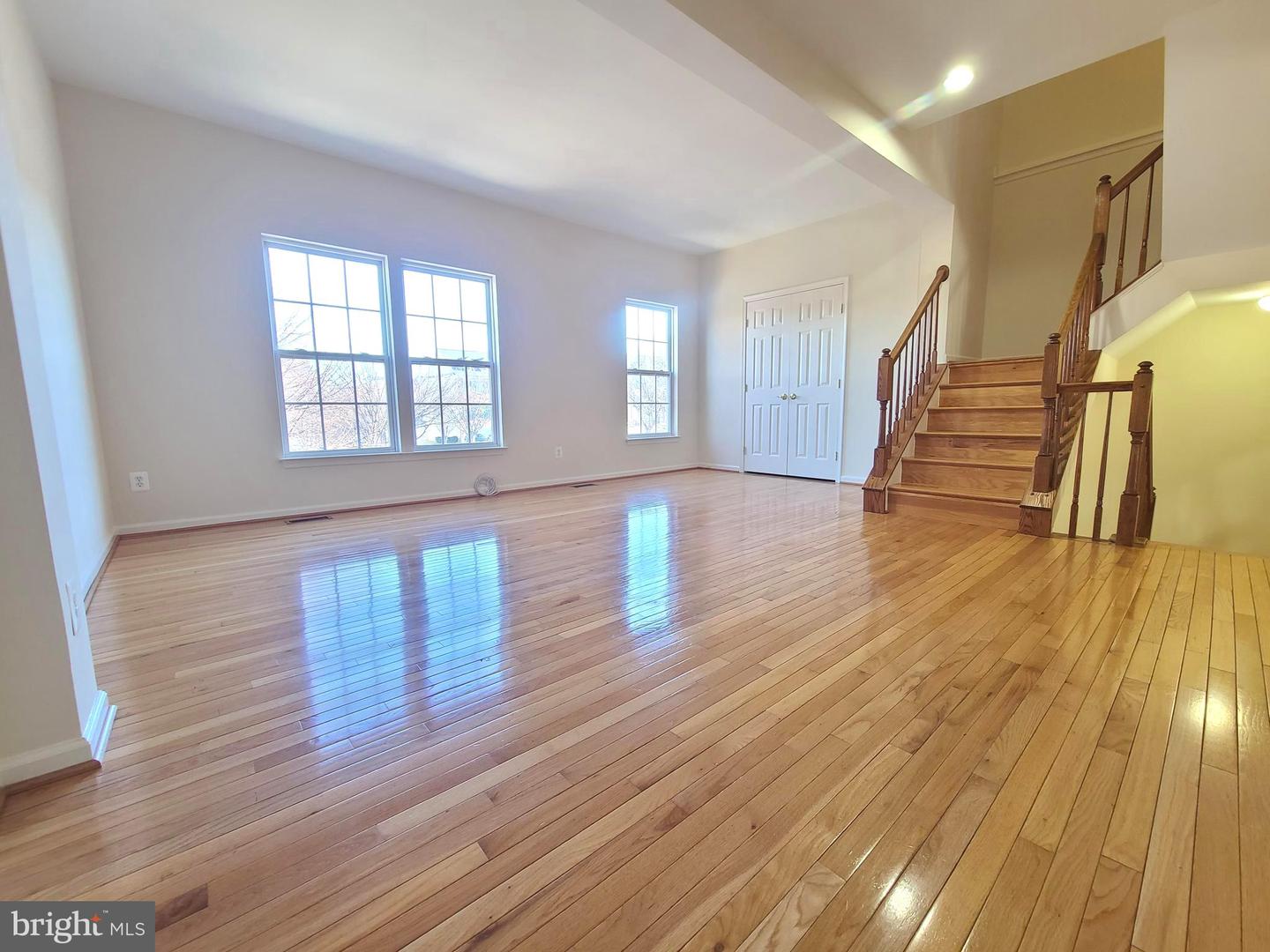 8118 HORSESHOE COTTAGE CIR, LORTON, Virginia 22079, 3 Bedrooms Bedrooms, ,2 BathroomsBathrooms,Residential,For sale,8118 HORSESHOE COTTAGE CIR,VAFX2286242 MLS # VAFX2286242