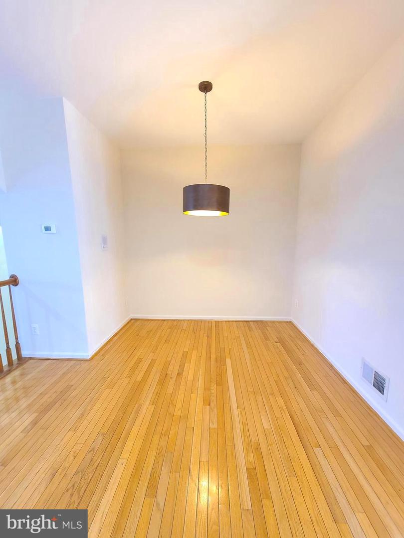 8118 HORSESHOE COTTAGE CIR, LORTON, Virginia 22079, 3 Bedrooms Bedrooms, ,2 BathroomsBathrooms,Residential,For sale,8118 HORSESHOE COTTAGE CIR,VAFX2286242 MLS # VAFX2286242