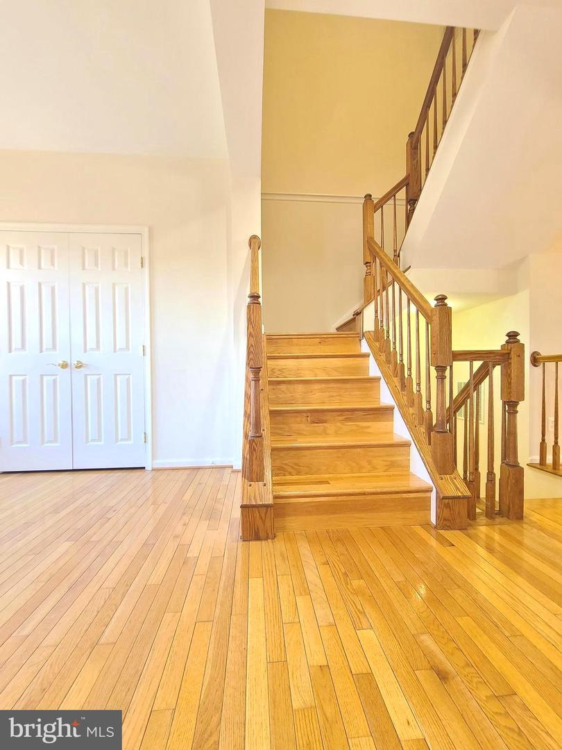 8118 HORSESHOE COTTAGE CIR, LORTON, Virginia 22079, 3 Bedrooms Bedrooms, ,2 BathroomsBathrooms,Residential,For sale,8118 HORSESHOE COTTAGE CIR,VAFX2286242 MLS # VAFX2286242