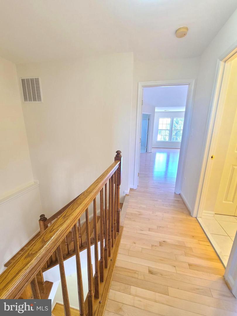 8118 HORSESHOE COTTAGE CIR, LORTON, Virginia 22079, 3 Bedrooms Bedrooms, ,2 BathroomsBathrooms,Residential,For sale,8118 HORSESHOE COTTAGE CIR,VAFX2286242 MLS # VAFX2286242