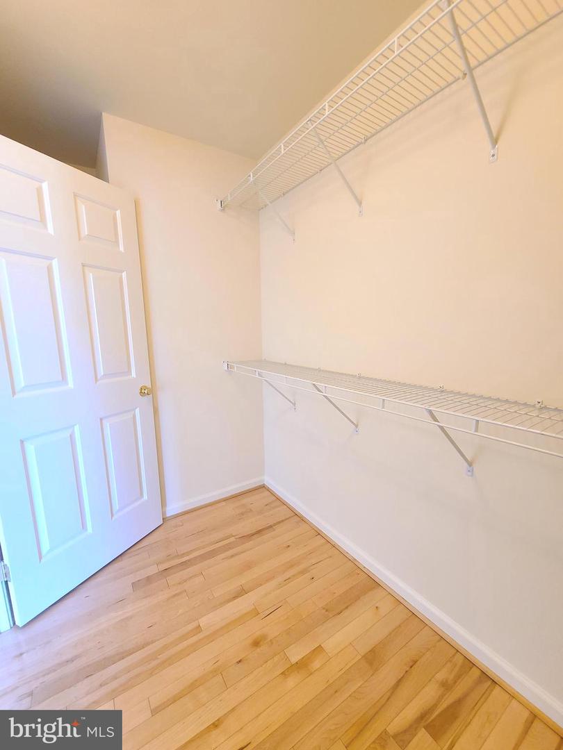 8118 HORSESHOE COTTAGE CIR, LORTON, Virginia 22079, 3 Bedrooms Bedrooms, ,2 BathroomsBathrooms,Residential,For sale,8118 HORSESHOE COTTAGE CIR,VAFX2286242 MLS # VAFX2286242