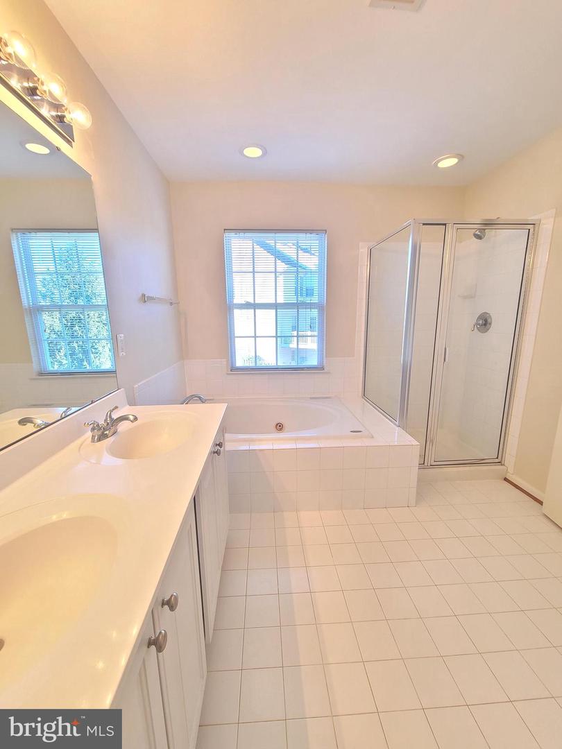 8118 HORSESHOE COTTAGE CIR, LORTON, Virginia 22079, 3 Bedrooms Bedrooms, ,2 BathroomsBathrooms,Residential,For sale,8118 HORSESHOE COTTAGE CIR,VAFX2286242 MLS # VAFX2286242