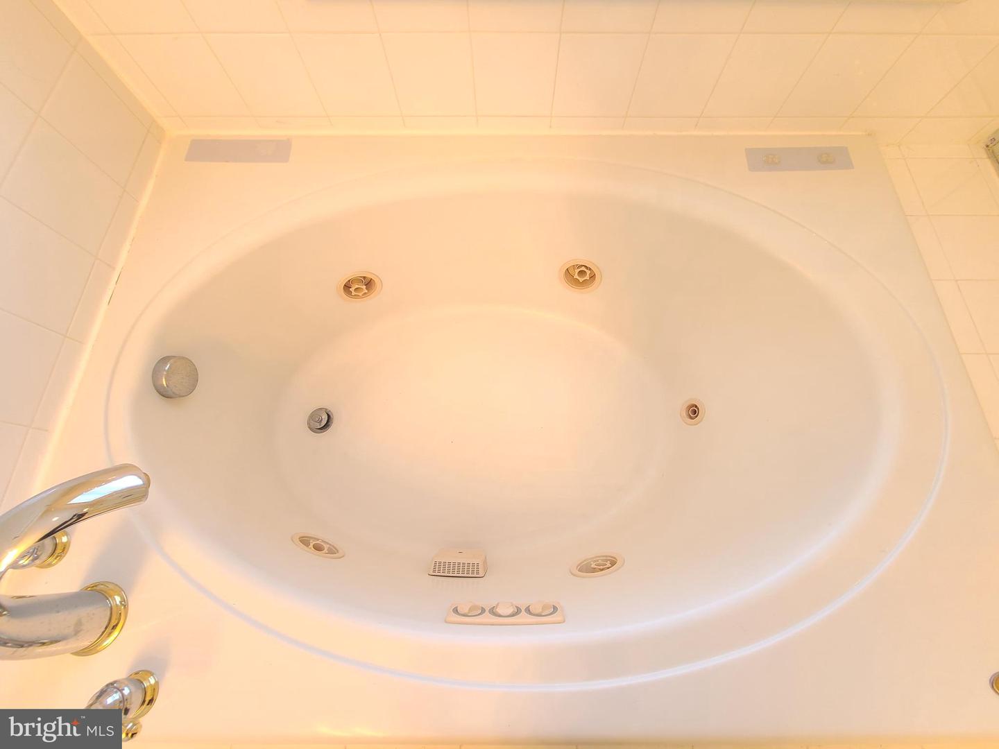 8118 HORSESHOE COTTAGE CIR, LORTON, Virginia 22079, 3 Bedrooms Bedrooms, ,2 BathroomsBathrooms,Residential,For sale,8118 HORSESHOE COTTAGE CIR,VAFX2286242 MLS # VAFX2286242