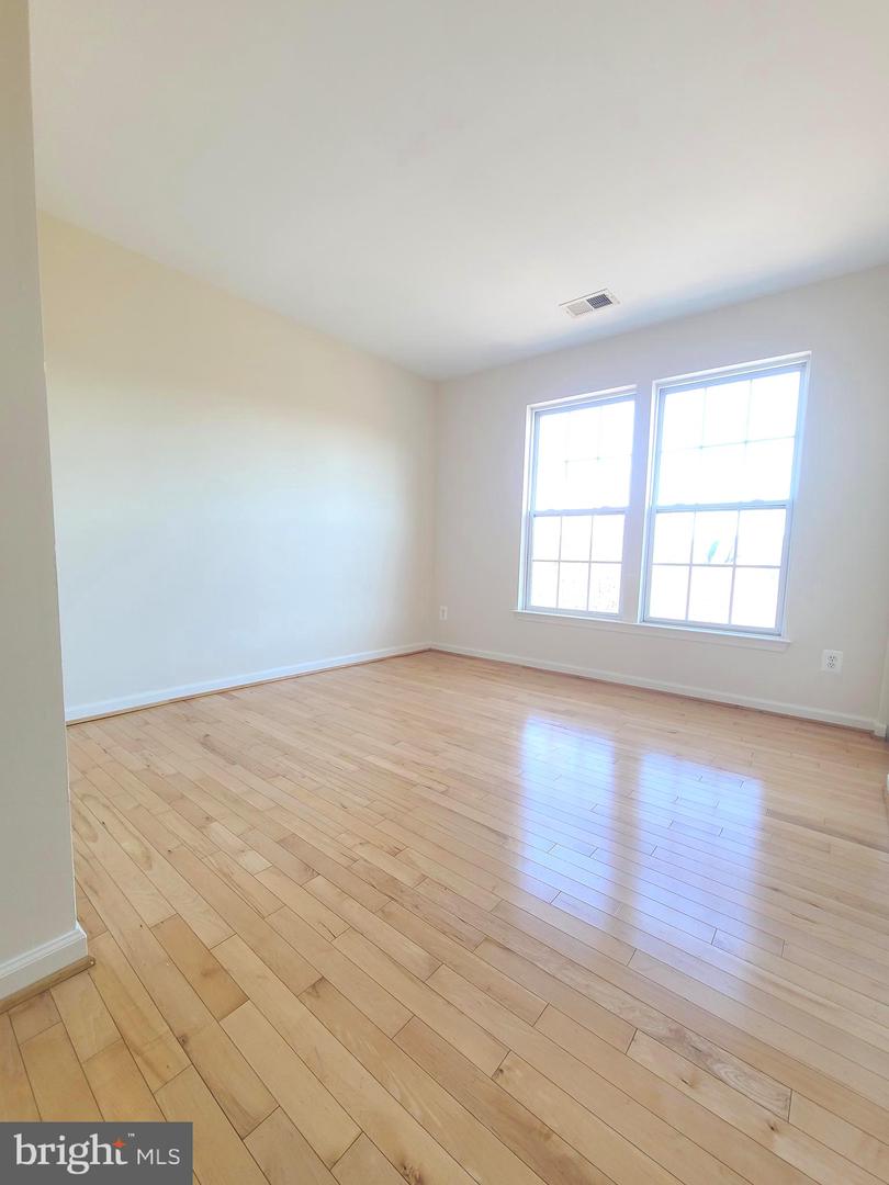 8118 HORSESHOE COTTAGE CIR, LORTON, Virginia 22079, 3 Bedrooms Bedrooms, ,2 BathroomsBathrooms,Residential,For sale,8118 HORSESHOE COTTAGE CIR,VAFX2286242 MLS # VAFX2286242