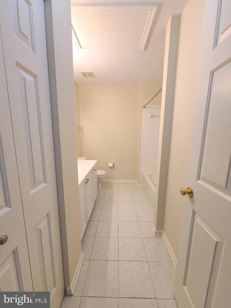 8118 HORSESHOE COTTAGE CIR, LORTON, Virginia 22079, 3 Bedrooms Bedrooms, ,2 BathroomsBathrooms,Residential,For sale,8118 HORSESHOE COTTAGE CIR,VAFX2286242 MLS # VAFX2286242