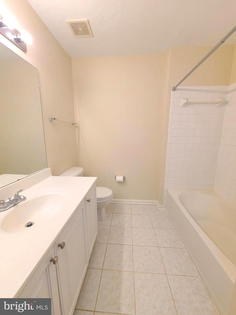 8118 HORSESHOE COTTAGE CIR, LORTON, Virginia 22079, 3 Bedrooms Bedrooms, ,2 BathroomsBathrooms,Residential,For sale,8118 HORSESHOE COTTAGE CIR,VAFX2286242 MLS # VAFX2286242