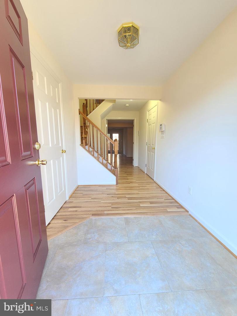 8118 HORSESHOE COTTAGE CIR, LORTON, Virginia 22079, 3 Bedrooms Bedrooms, ,2 BathroomsBathrooms,Residential,For sale,8118 HORSESHOE COTTAGE CIR,VAFX2286242 MLS # VAFX2286242