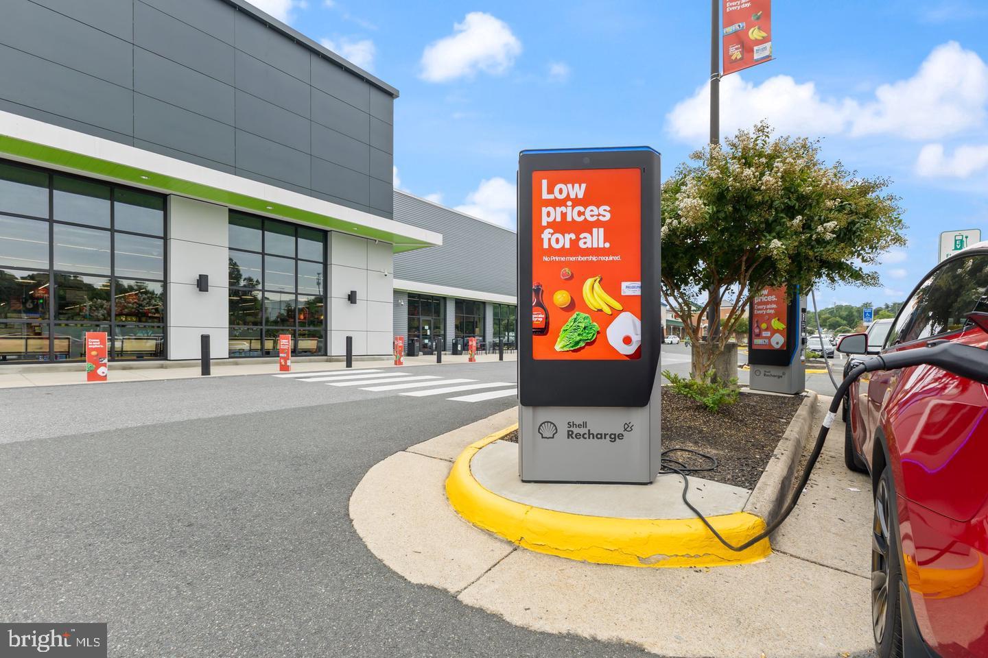 8118 HORSESHOE COTTAGE CIR, LORTON, Virginia 22079, 3 Bedrooms Bedrooms, ,2 BathroomsBathrooms,Residential,For sale,8118 HORSESHOE COTTAGE CIR,VAFX2286242 MLS # VAFX2286242