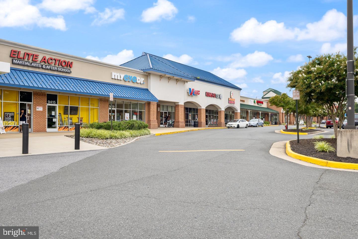 8118 HORSESHOE COTTAGE CIR, LORTON, Virginia 22079, 3 Bedrooms Bedrooms, ,2 BathroomsBathrooms,Residential,For sale,8118 HORSESHOE COTTAGE CIR,VAFX2286242 MLS # VAFX2286242