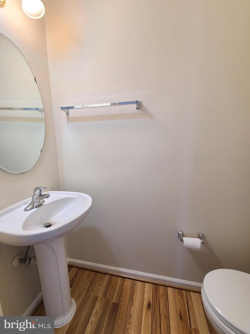 8118 HORSESHOE COTTAGE CIR, LORTON, Virginia 22079, 3 Bedrooms Bedrooms, ,2 BathroomsBathrooms,Residential,For sale,8118 HORSESHOE COTTAGE CIR,VAFX2286242 MLS # VAFX2286242