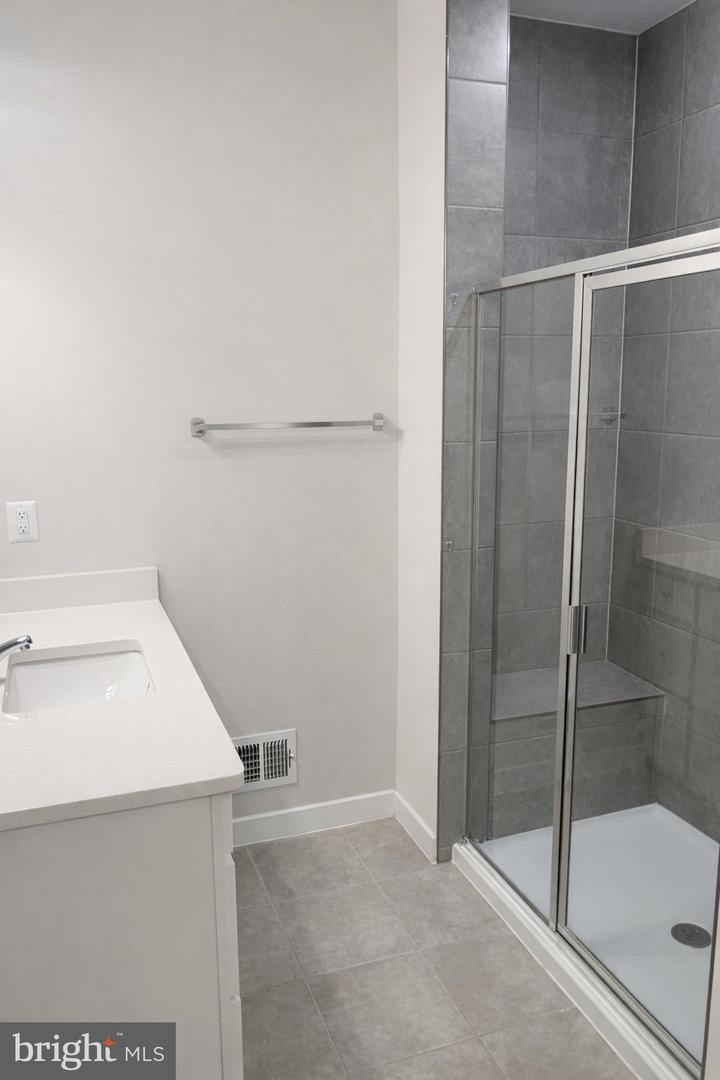 13695 INNOVATION STATION LOOP #77B, HERNDON, Virginia 20171, 3 Bedrooms Bedrooms, 6 Rooms Rooms,2 BathroomsBathrooms,Residential,For sale,13695 INNOVATION STATION LOOP #77B,VAFX2286270 MLS # VAFX2286270