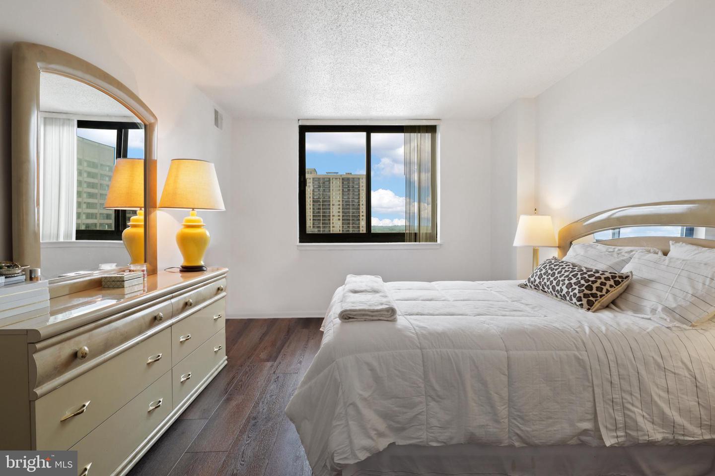 5505 SEMINARY RD #1306N, FALLS CHURCH, Virginia 22041, 2 Bedrooms Bedrooms, 7 Rooms Rooms,1 BathroomBathrooms,Residential,For sale,5505 SEMINARY RD #1306N,VAFX2286302 MLS # VAFX2286302