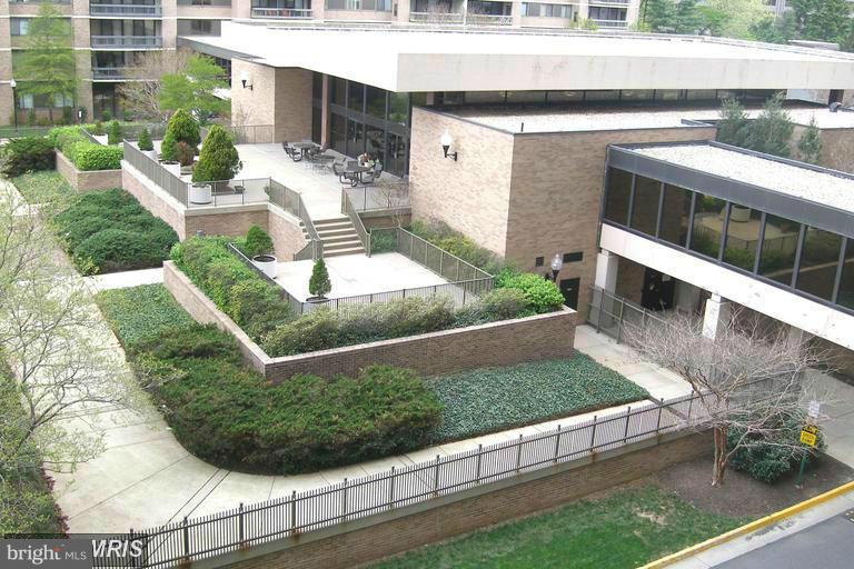 5505 SEMINARY RD #1306N, FALLS CHURCH, Virginia 22041, 2 Bedrooms Bedrooms, 7 Rooms Rooms,1 BathroomBathrooms,Residential,For sale,5505 SEMINARY RD #1306N,VAFX2286302 MLS # VAFX2286302