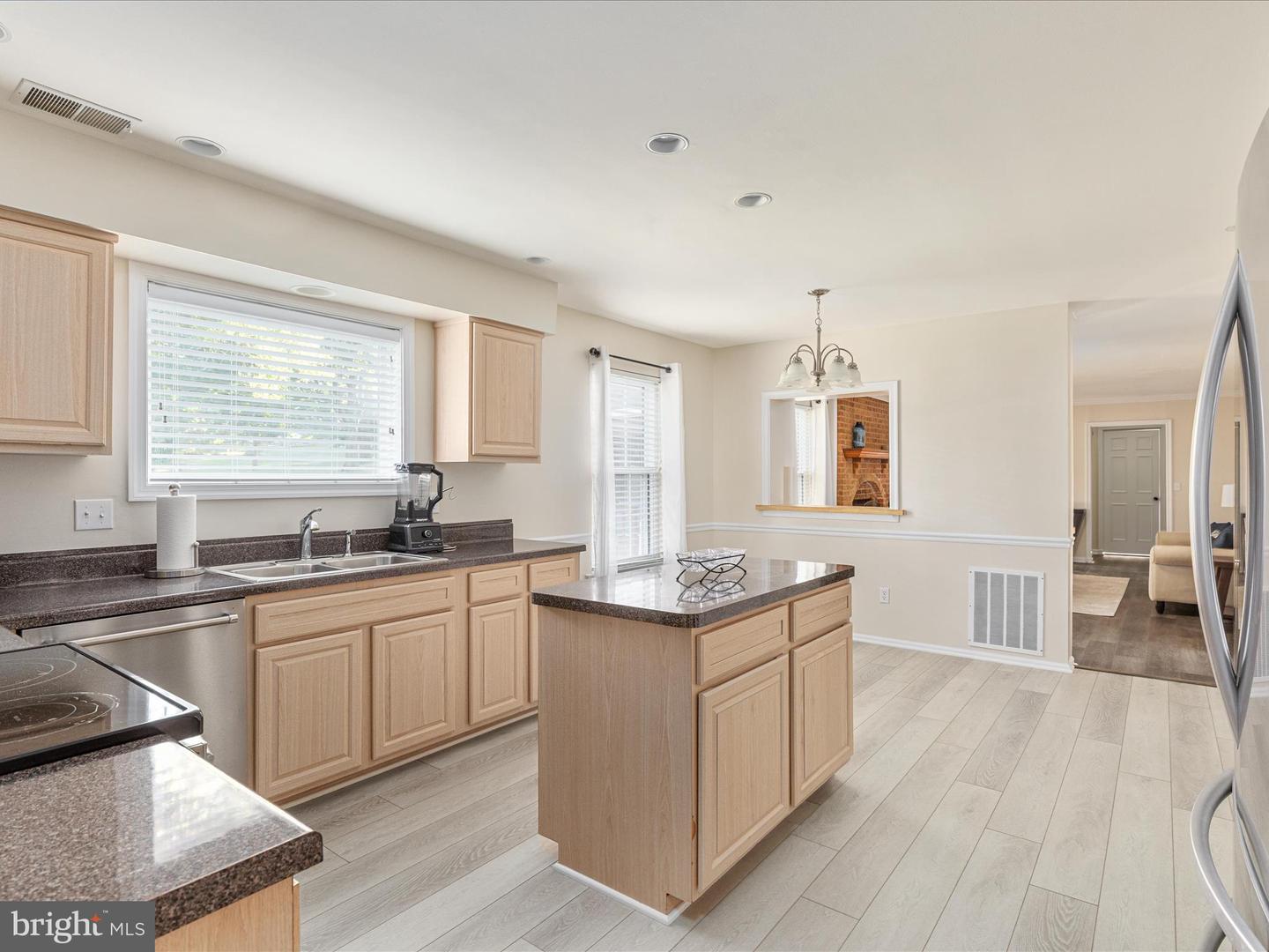 130 MINOR RD, STERLING, Virginia 20165, 5 Bedrooms Bedrooms, 9 Rooms Rooms,3 BathroomsBathrooms,Residential,For sale,130 MINOR RD,VALO2114206 MLS # VALO2114206