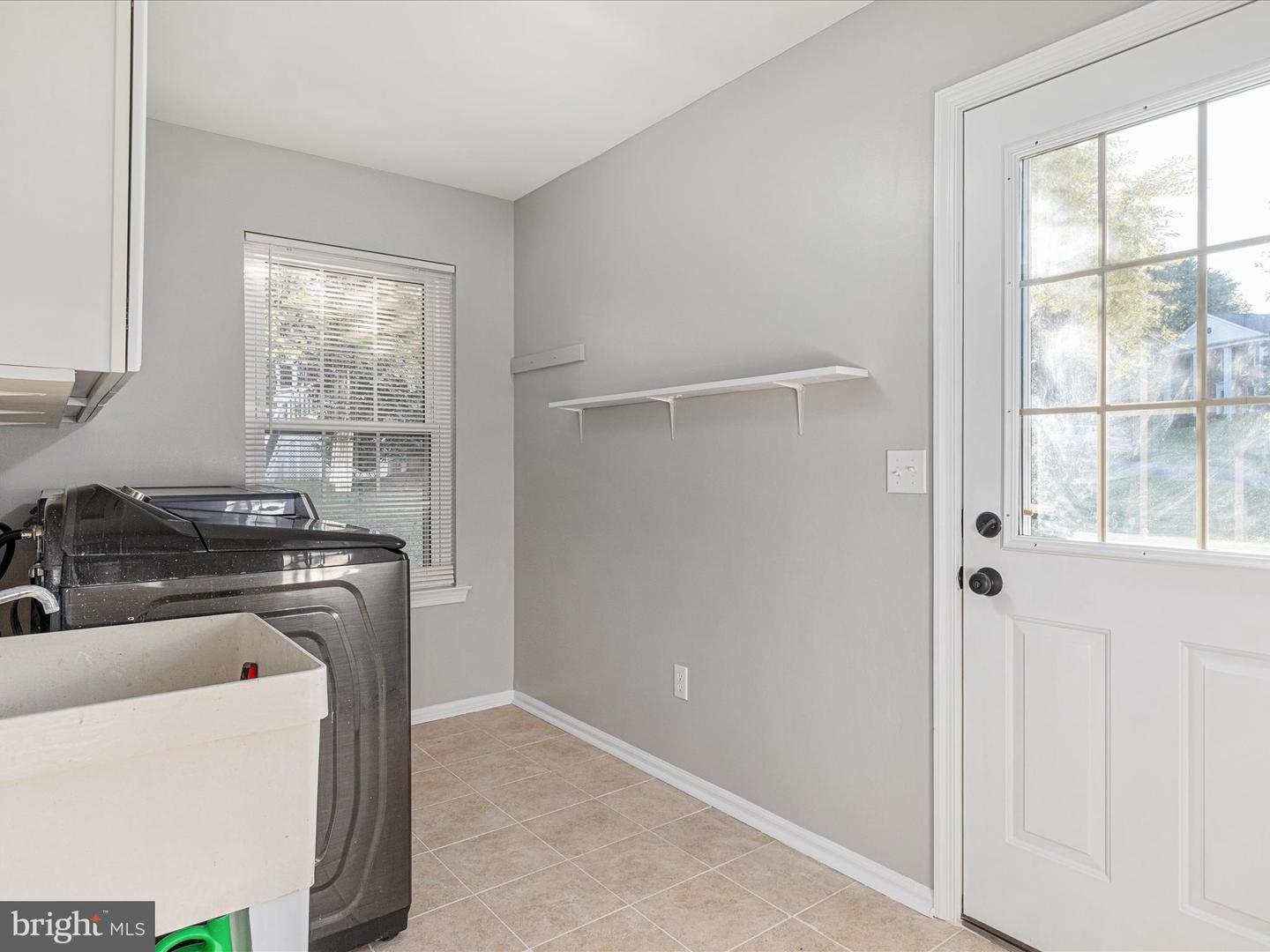 130 MINOR RD, STERLING, Virginia 20165, 5 Bedrooms Bedrooms, 9 Rooms Rooms,3 BathroomsBathrooms,Residential,For sale,130 MINOR RD,VALO2114206 MLS # VALO2114206