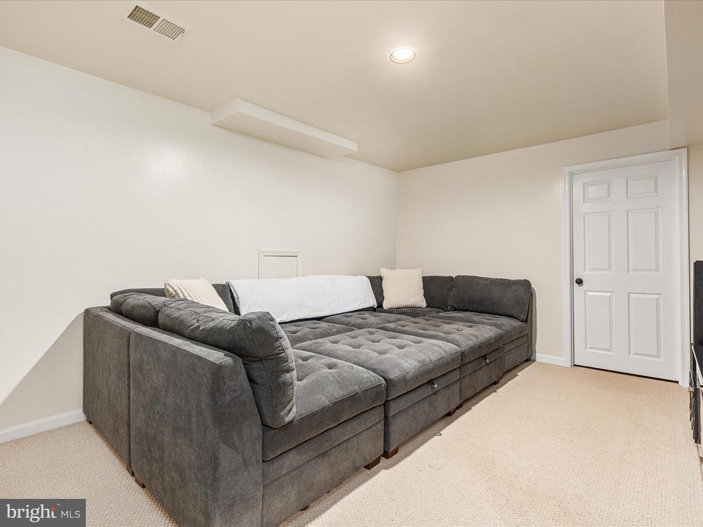 130 MINOR RD, STERLING, Virginia 20165, 5 Bedrooms Bedrooms, 9 Rooms Rooms,3 BathroomsBathrooms,Residential,For sale,130 MINOR RD,VALO2114206 MLS # VALO2114206