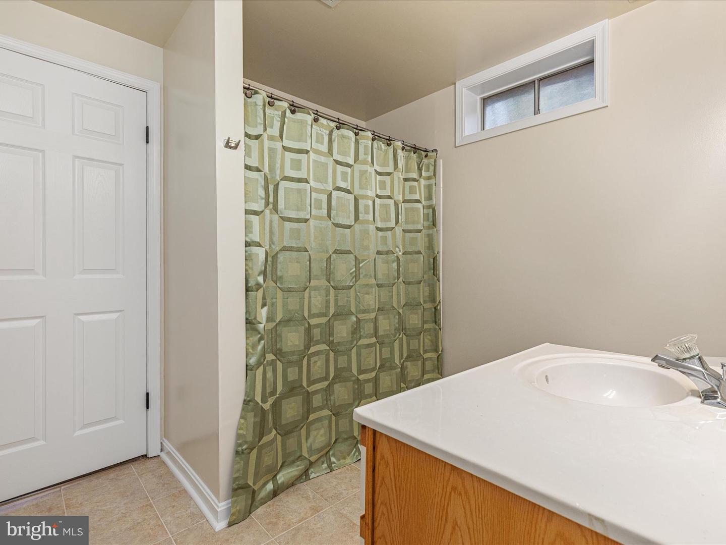 130 MINOR RD, STERLING, Virginia 20165, 5 Bedrooms Bedrooms, 9 Rooms Rooms,3 BathroomsBathrooms,Residential,For sale,130 MINOR RD,VALO2114206 MLS # VALO2114206