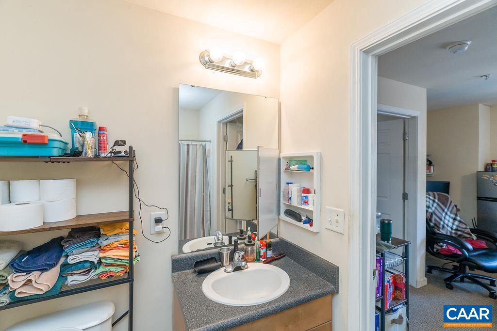 725 DENALI WAY #102, CHARLOTTESVILLE, Virginia 22903, 4 Bedrooms Bedrooms, ,4 BathroomsBathrooms,Residential,For sale,725 DENALI WAY #102,672606 MLS # 672606