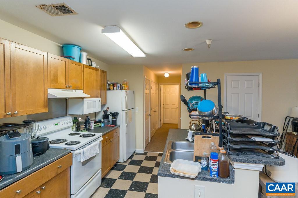 725 DENALI WAY #102, CHARLOTTESVILLE, Virginia 22903, 4 Bedrooms Bedrooms, ,4 BathroomsBathrooms,Residential,For sale,725 DENALI WAY #102,672606 MLS # 672606