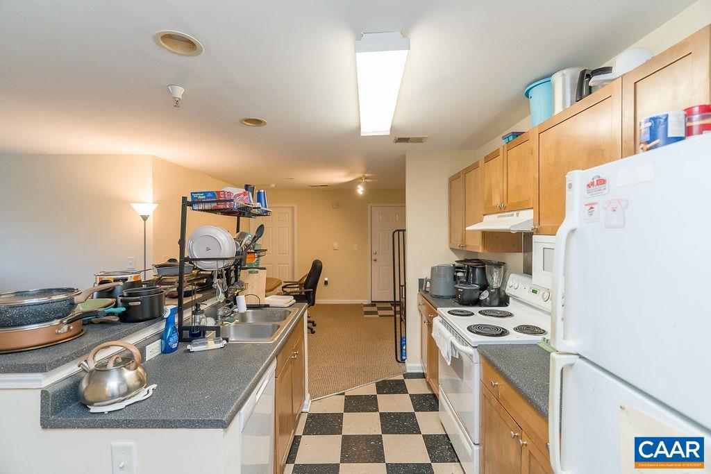 725 DENALI WAY #102, CHARLOTTESVILLE, Virginia 22903, 4 Bedrooms Bedrooms, ,4 BathroomsBathrooms,Residential,For sale,725 DENALI WAY #102,672606 MLS # 672606