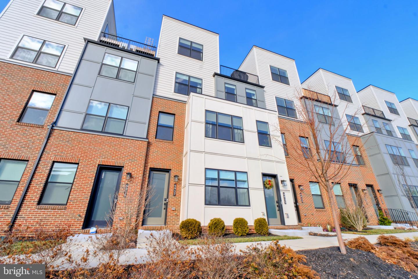 4937 EISENHOWER AVE, ALEXANDRIA, Virginia 22304, 4 Bedrooms Bedrooms, ,3 BathroomsBathrooms,Residential,For sale,4937 EISENHOWER AVE,VAAX2053310 MLS # VAAX2053310