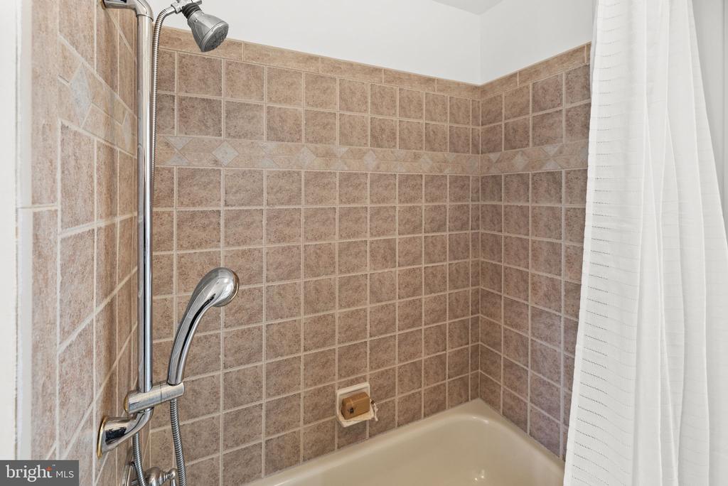 12013 SAWHILL BLVD, SPOTSYLVANIA, Virginia 22553, 6 Bedrooms Bedrooms, ,5 BathroomsBathrooms,Residential,12013 SAWHILL BLVD,VASP2038160 MLS # VASP2038160