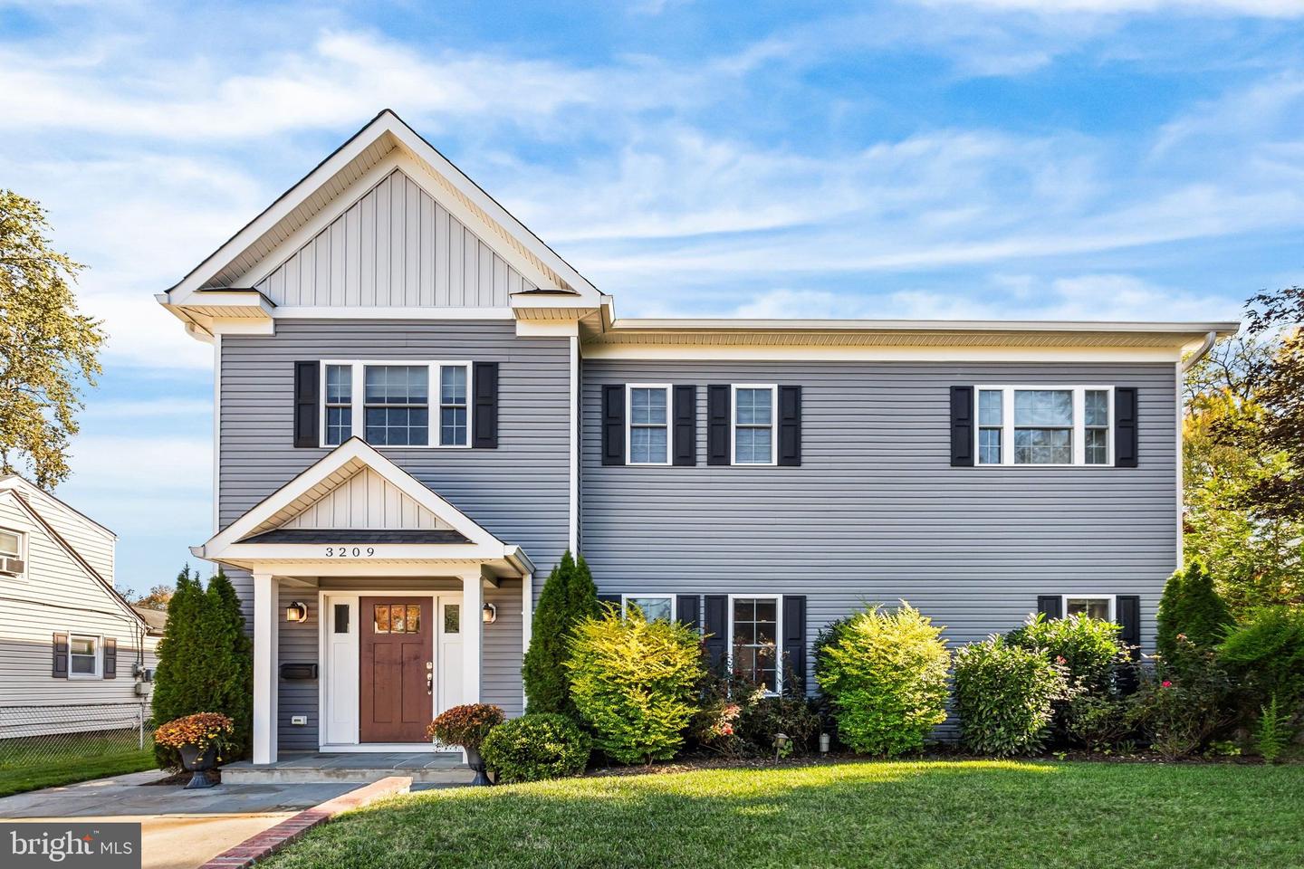 3209 NOTTAGE LN, FALLS CHURCH, Virginia 22042, 4 Bedrooms Bedrooms, ,3 BathroomsBathrooms,Residential,For sale,3209 NOTTAGE LN,VAFX2275914 MLS # VAFX2275914