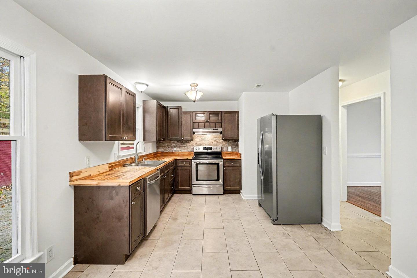 2005 FARRAGUT DR, STAFFORD, Virginia 22554, 3 Bedrooms Bedrooms, 12 Rooms Rooms,2 BathroomsBathrooms,Residential,For sale,2005 FARRAGUT DR,VAST2043908 MLS # VAST2043908