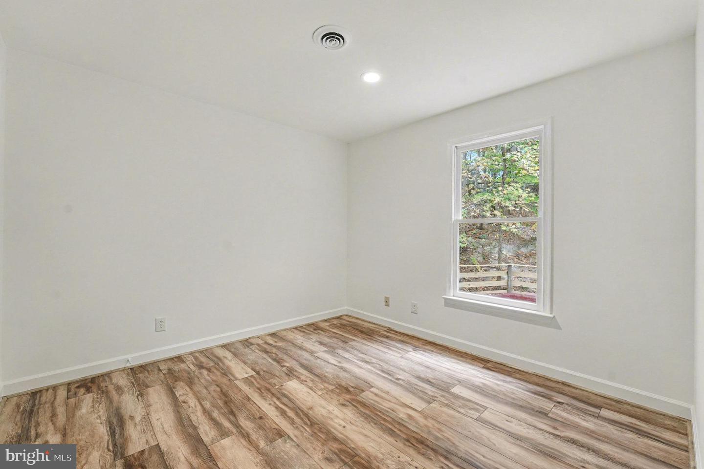 2005 FARRAGUT DR, STAFFORD, Virginia 22554, 3 Bedrooms Bedrooms, 12 Rooms Rooms,2 BathroomsBathrooms,Residential,For sale,2005 FARRAGUT DR,VAST2043908 MLS # VAST2043908