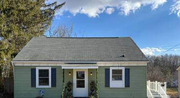 703 MONROE ST, STAUNTON, Virginia 24401, 3 Bedrooms Bedrooms, ,1 BathroomBathrooms,Residential,703 MONROE ST,672316 MLS # 672316