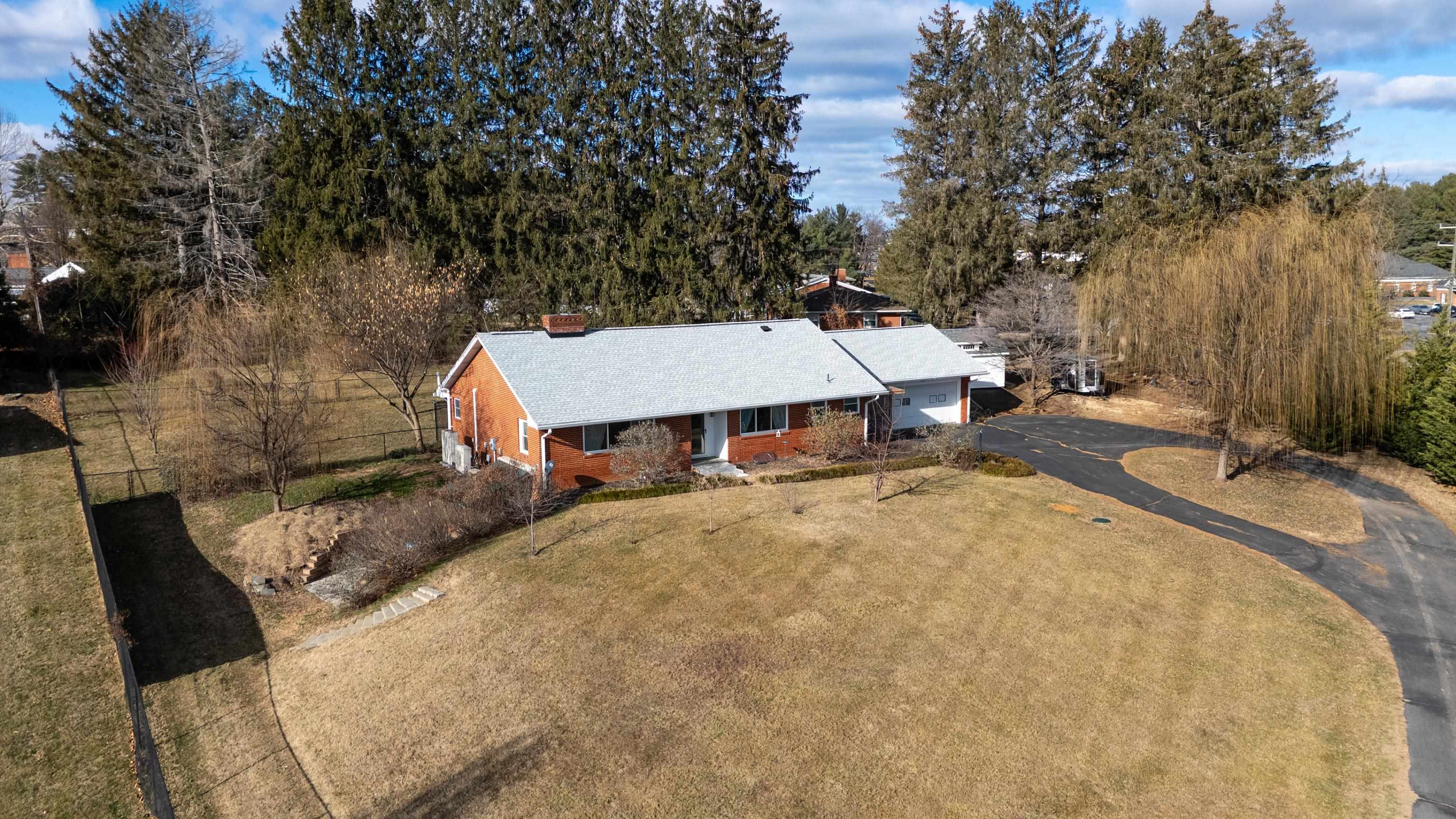 11 AERO DR, WAYNESBORO, Virginia 22980, 3 Bedrooms Bedrooms, ,2 BathroomsBathrooms,Residential,Bunny Lu,11 AERO DR,672614 MLS # 672614