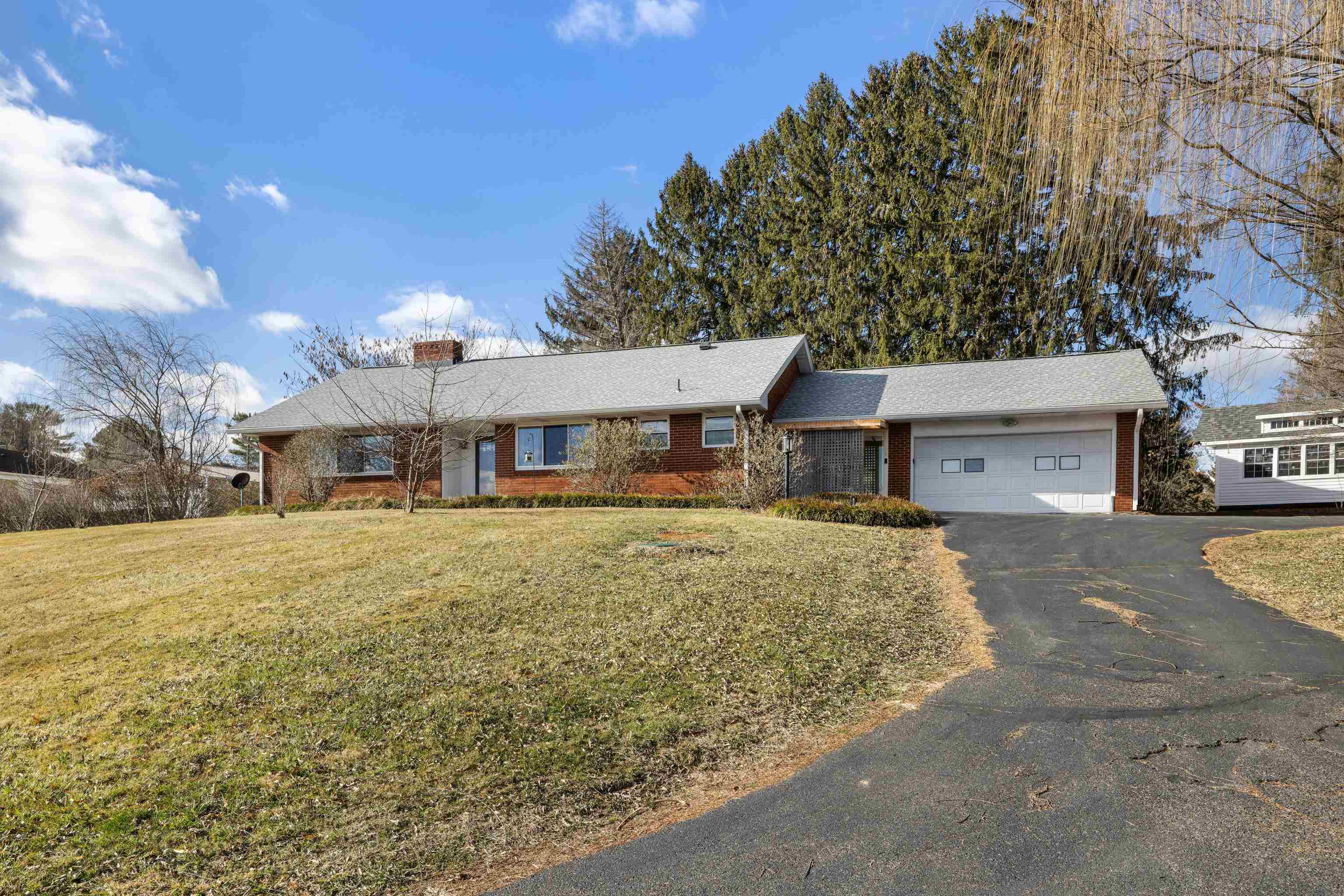 11 AERO DR, WAYNESBORO, Virginia 22980, 3 Bedrooms Bedrooms, ,2 BathroomsBathrooms,Residential,Bunny Lu,11 AERO DR,672614 MLS # 672614