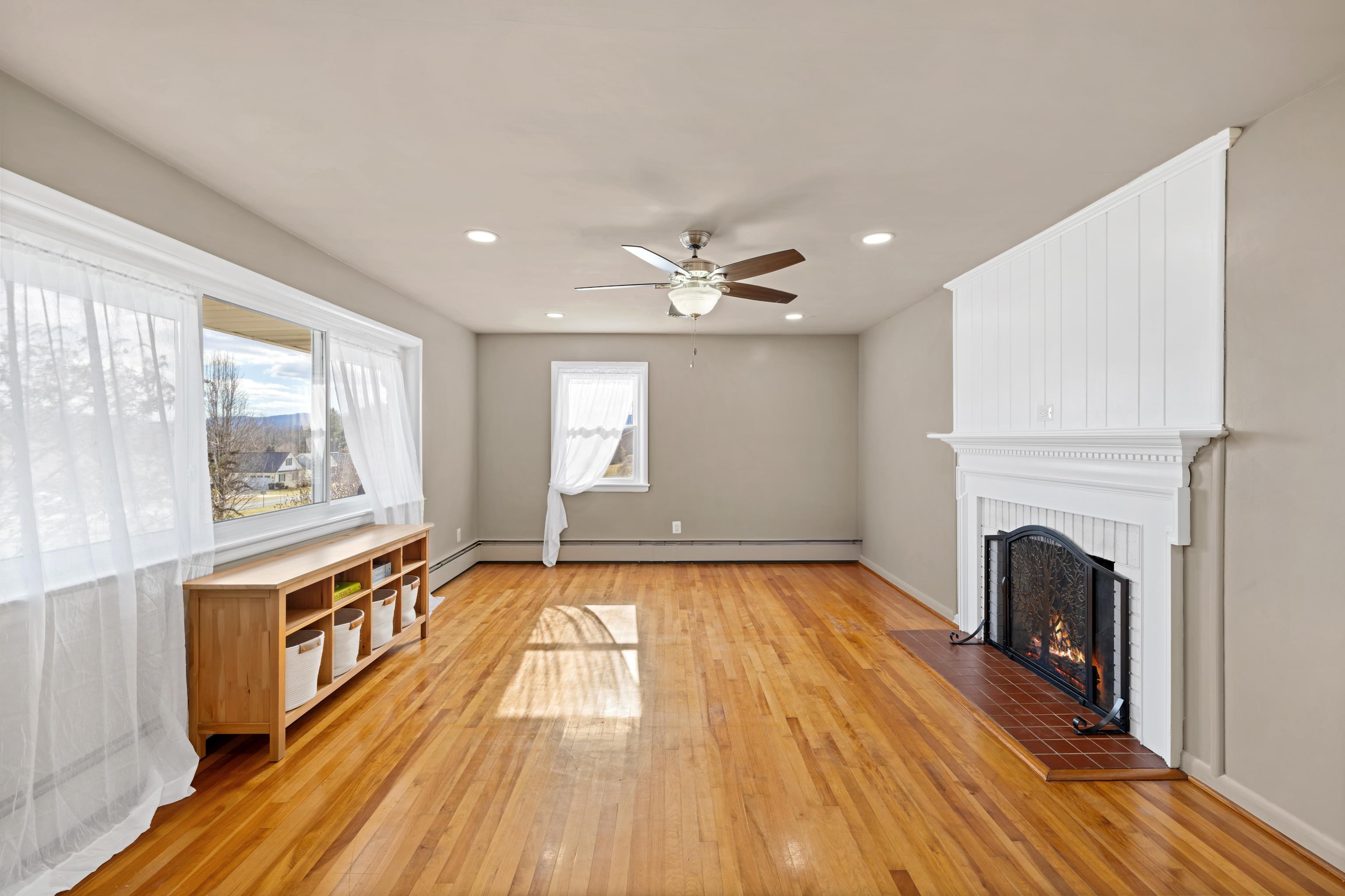 11 AERO DR, WAYNESBORO, Virginia 22980, 3 Bedrooms Bedrooms, ,2 BathroomsBathrooms,Residential,Bunny Lu,11 AERO DR,672614 MLS # 672614