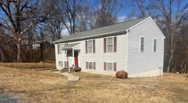 512 F ST, STAUNTON, Virginia 24401, 3 Bedrooms Bedrooms, ,2 BathroomsBathrooms,Residential,512 F ST,672617 MLS # 672617