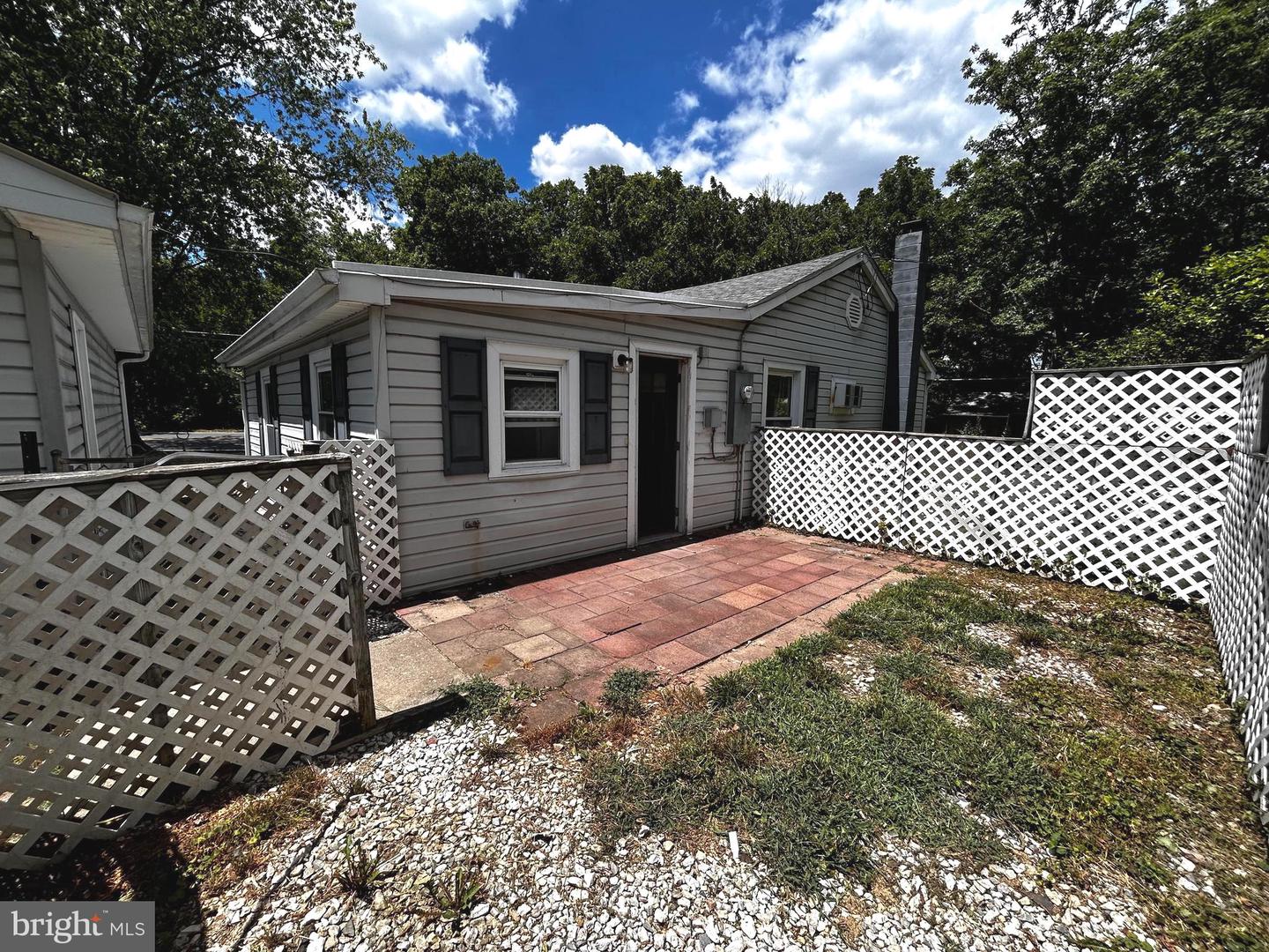703 WHITE OAK RD, WHITE POST, Virginia 22663, 2 Bedrooms Bedrooms, ,1 BathroomBathrooms,Residential,For sale,703 WHITE OAK RD,VAFV2038346 MLS # VAFV2038346