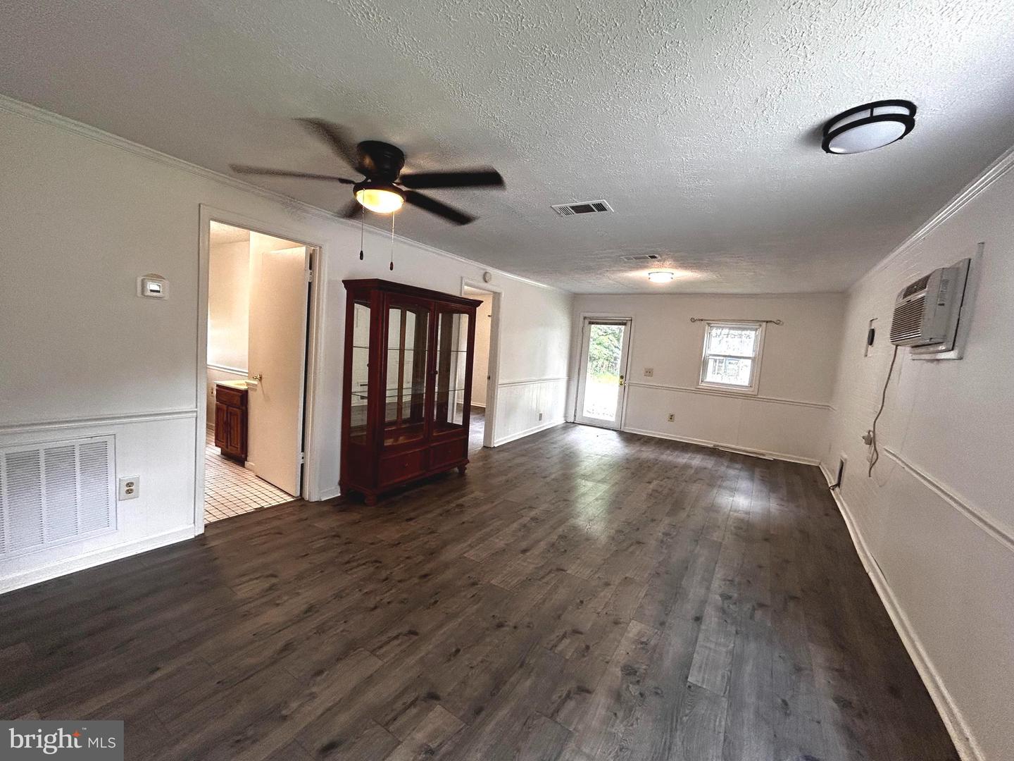 703 WHITE OAK RD, WHITE POST, Virginia 22663, 2 Bedrooms Bedrooms, ,1 BathroomBathrooms,Residential,For sale,703 WHITE OAK RD,VAFV2038346 MLS # VAFV2038346