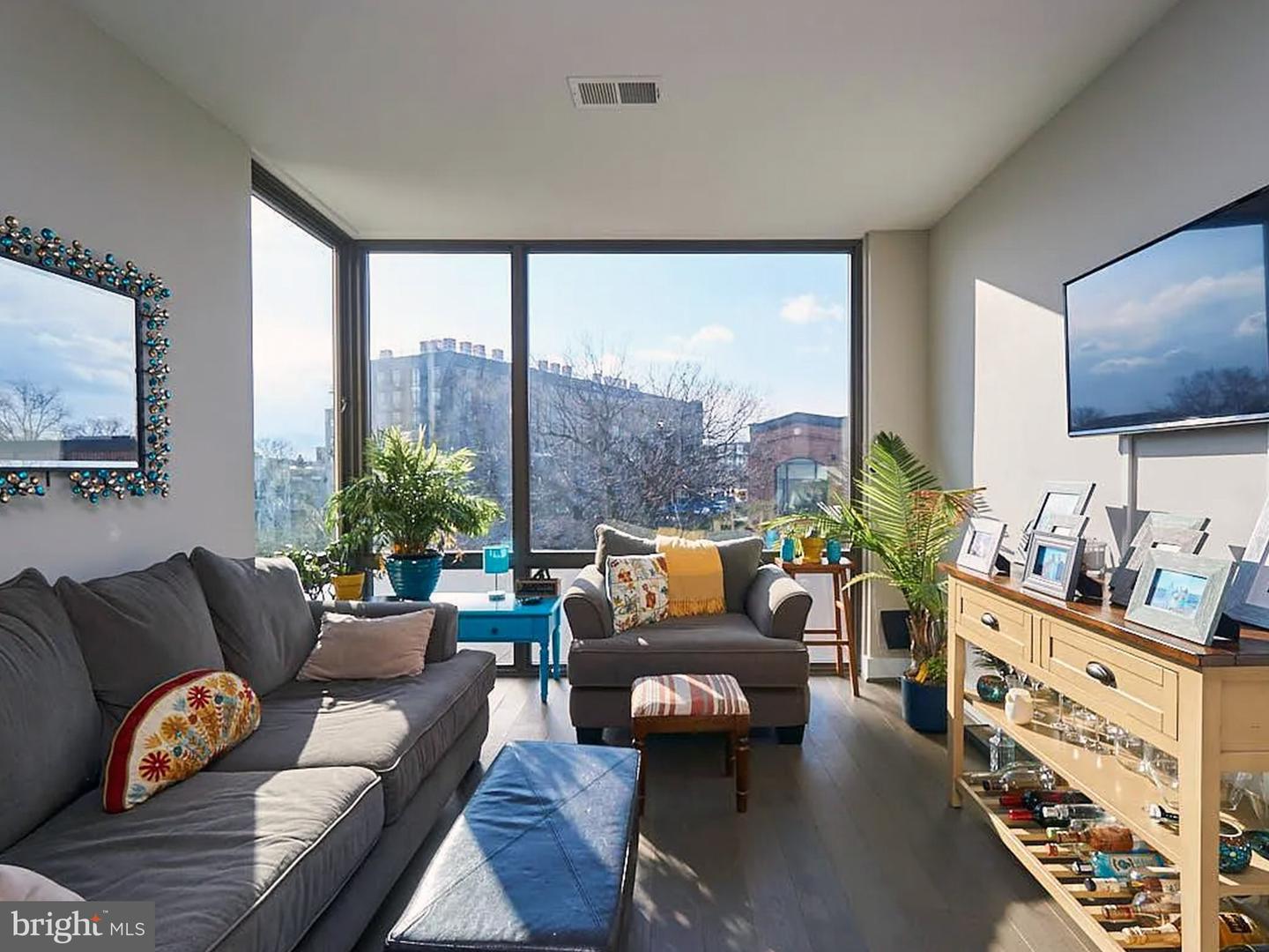 1500 PENNSYLVANIA AVE SE #310, WASHINGTON, District Of Columbia 20003, 2 Bedrooms Bedrooms, ,1 BathroomBathrooms,Residential,For sale,1500 PENNSYLVANIA AVE SE #310,DCDC2234444 MLS # DCDC2234444