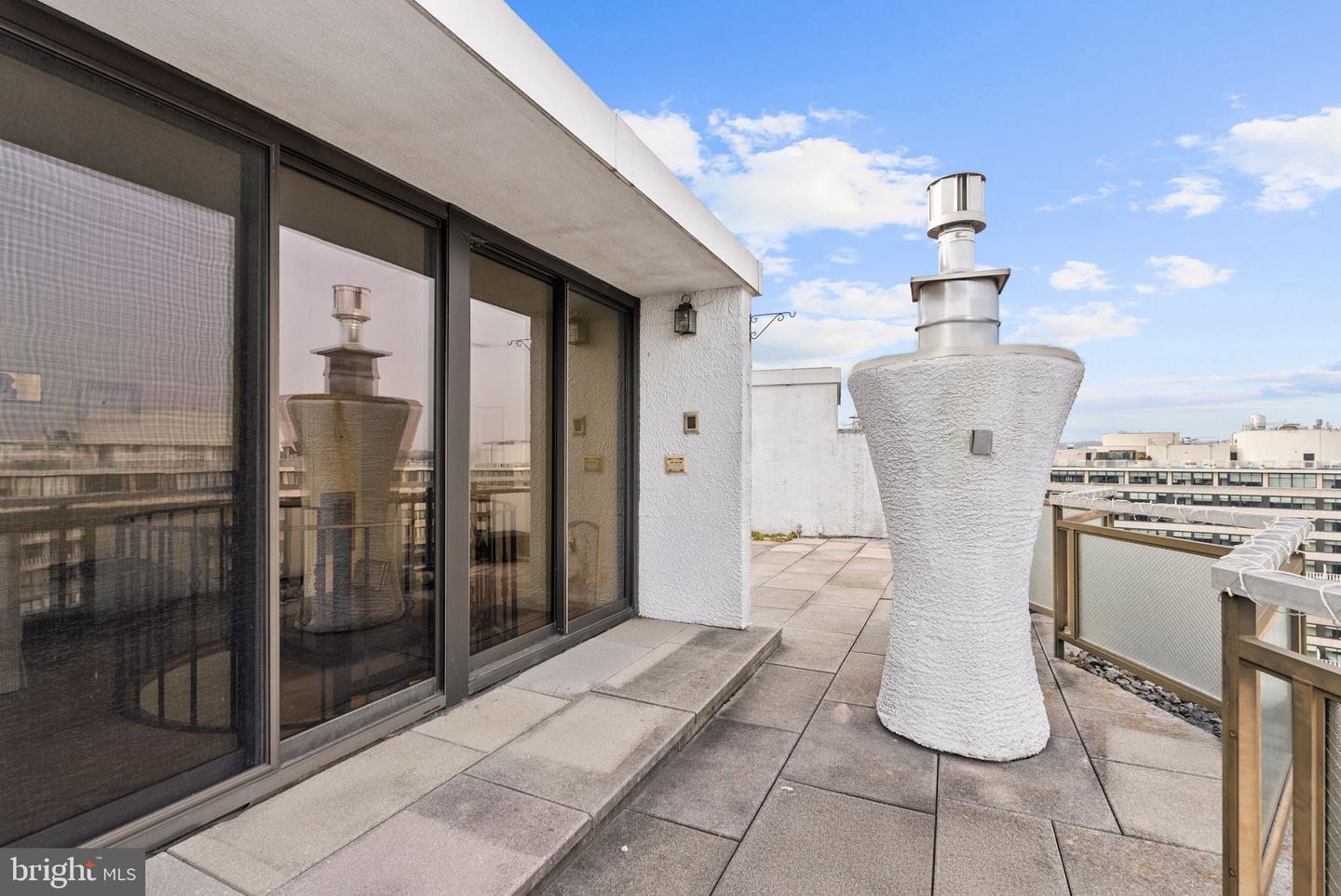 700 NEW HAMPSHIRE AVE NW #1512, WASHINGTON, District Of Columbia 20037, 1 Bedroom Bedrooms, ,1 BathroomBathrooms,Residential,For sale,700 NEW HAMPSHIRE AVE NW #1512,DCDC2235564 MLS # DCDC2235564