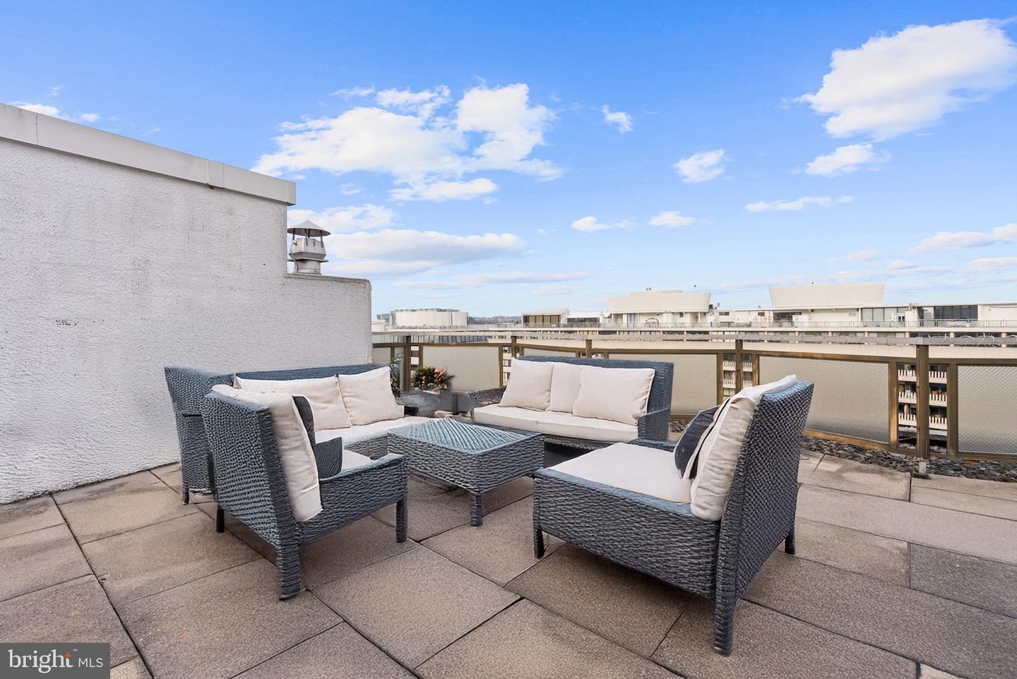 700 NEW HAMPSHIRE AVE NW #1512, WASHINGTON, District Of Columbia 20037, 1 Bedroom Bedrooms, ,1 BathroomBathrooms,Residential,For sale,700 NEW HAMPSHIRE AVE NW #1512,DCDC2235564 MLS # DCDC2235564