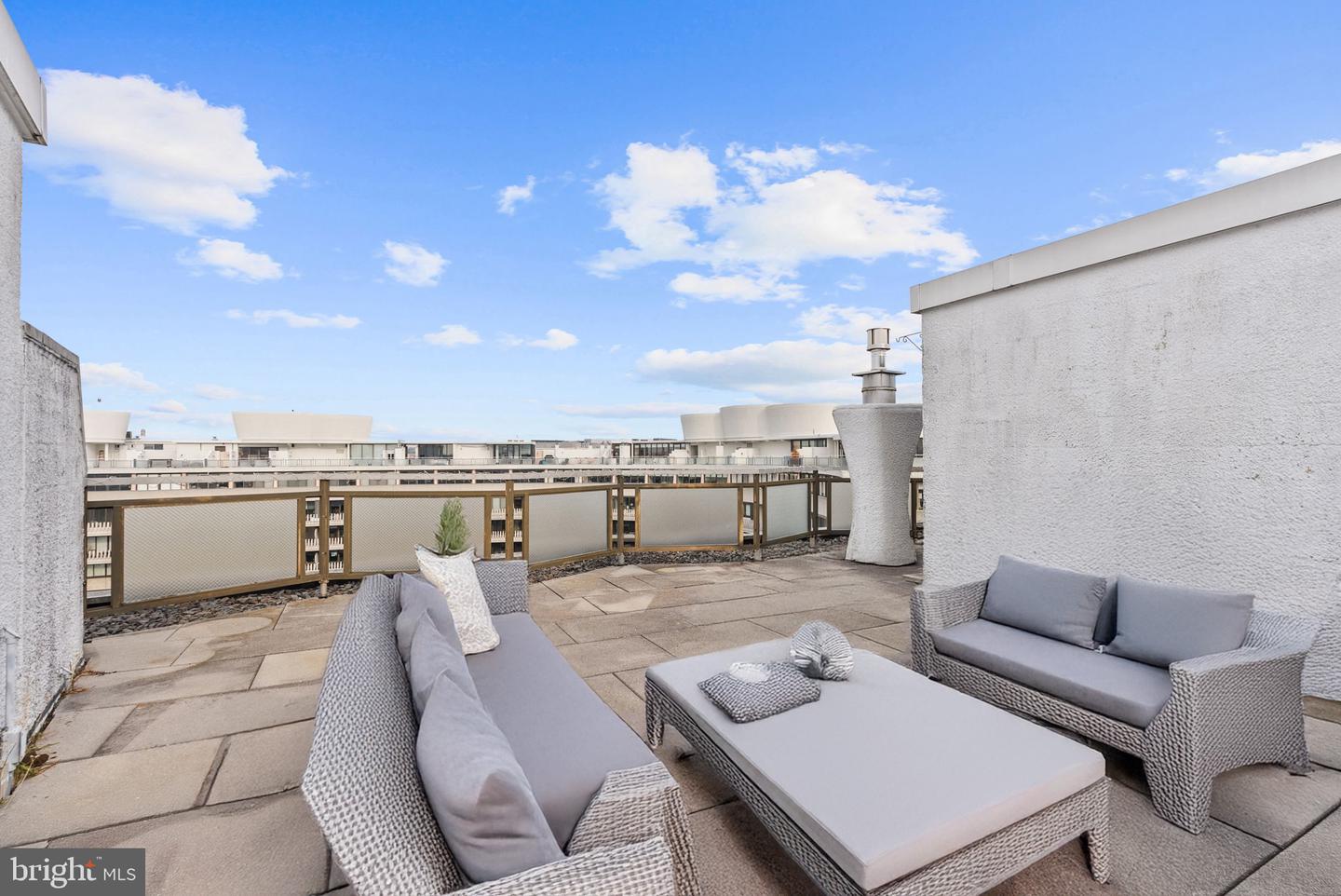 700 NEW HAMPSHIRE AVE NW #1512, WASHINGTON, District Of Columbia 20037, 1 Bedroom Bedrooms, ,1 BathroomBathrooms,Residential,For sale,700 NEW HAMPSHIRE AVE NW #1512,DCDC2235564 MLS # DCDC2235564