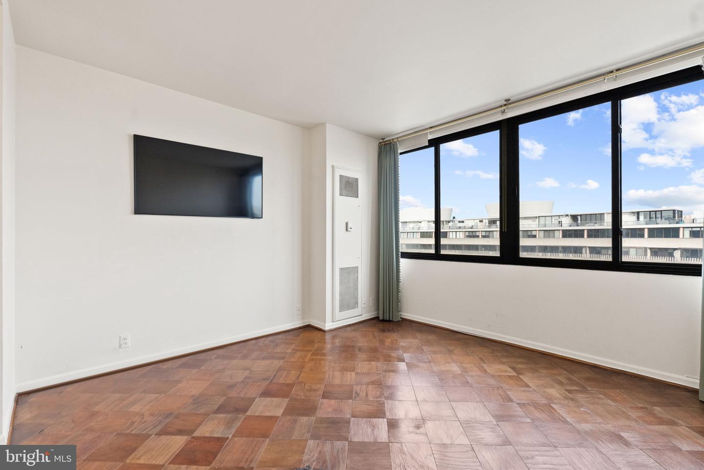 700 NEW HAMPSHIRE AVE NW #1514, WASHINGTON, District Of Columbia 20037, 1 Bedroom Bedrooms, ,1 BathroomBathrooms,Residential,For sale,700 NEW HAMPSHIRE AVE NW #1514,DCDC2235566 MLS # DCDC2235566