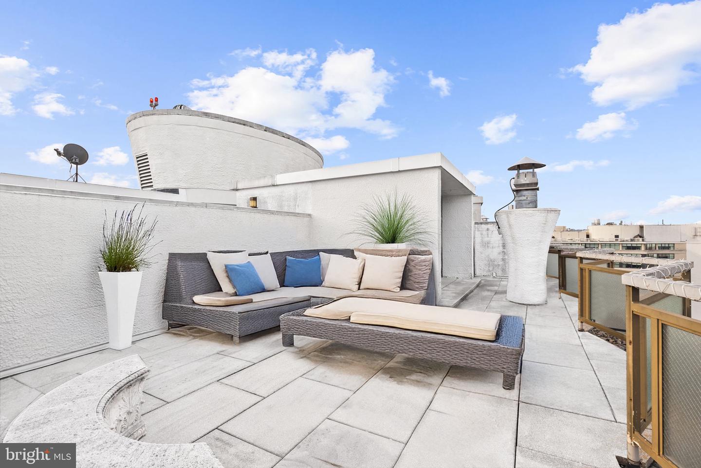 700 NEW HAMPSHIRE AVE NW #1514, WASHINGTON, District Of Columbia 20037, 1 Bedroom Bedrooms, ,1 BathroomBathrooms,Residential,For sale,700 NEW HAMPSHIRE AVE NW #1514,DCDC2235566 MLS # DCDC2235566